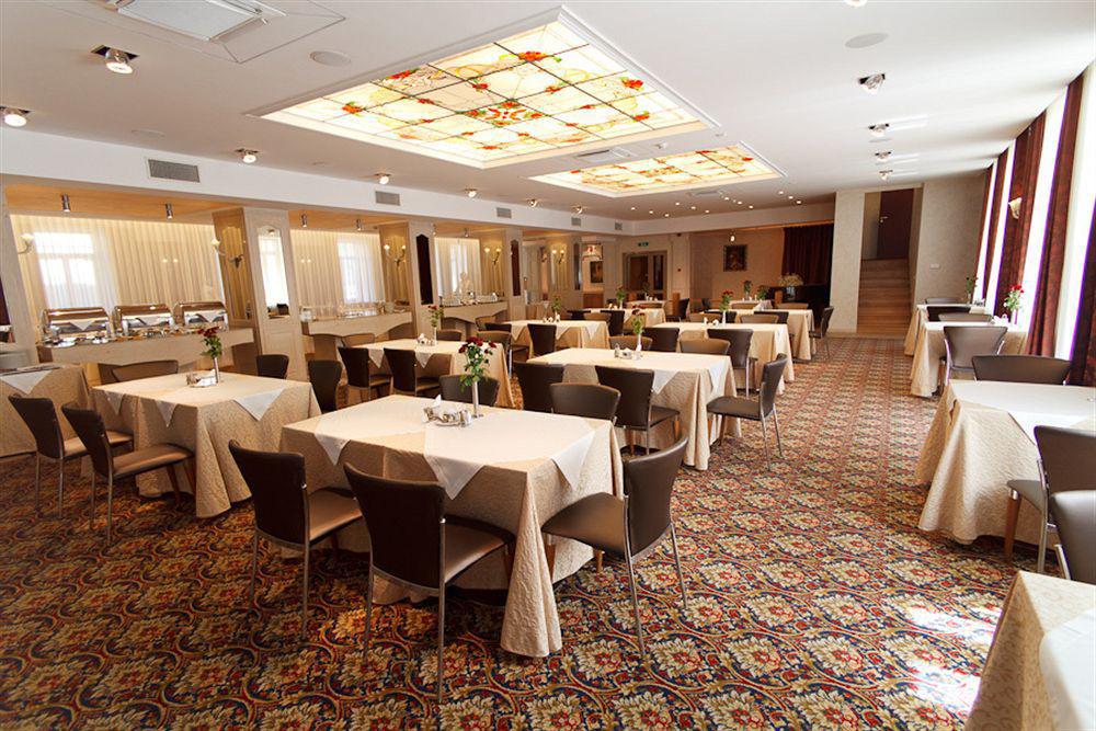 Artis Centrum Hotels Vilnius Restaurant photo